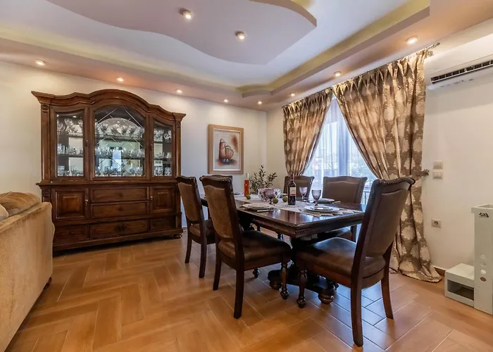 Villa Kira's Lovely Massari Haráki