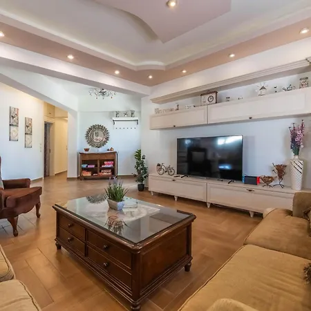 Villa Kira's Lovely Massari *