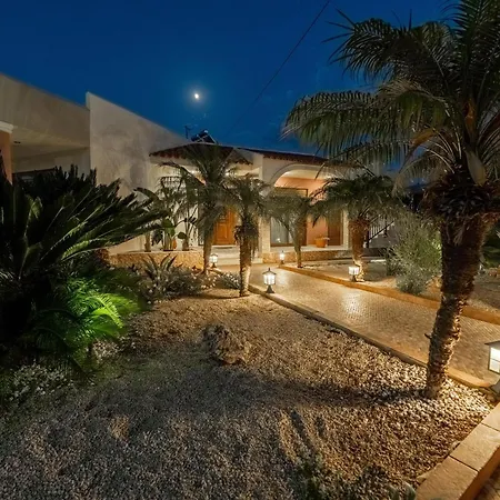 Kira's Lovely Massari Villa