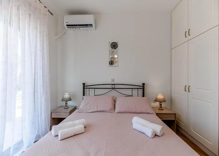 Kira's Lovely Massari Villa Haraki