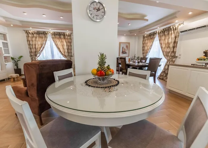 Villa Kira's Lovely Massari Haraki