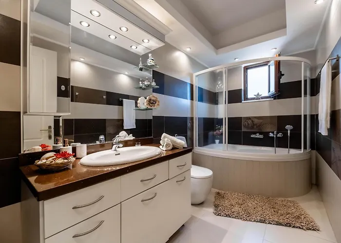 Kira's Lovely Massari Villa