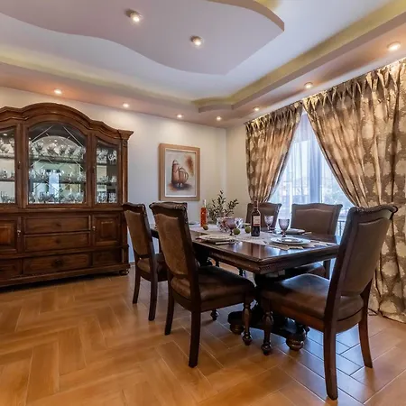 فيلة Kira's Lovely Massari شاراكي