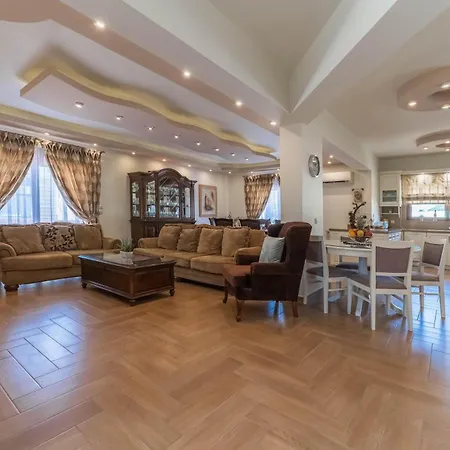 Kira's Lovely Massari شاراكي