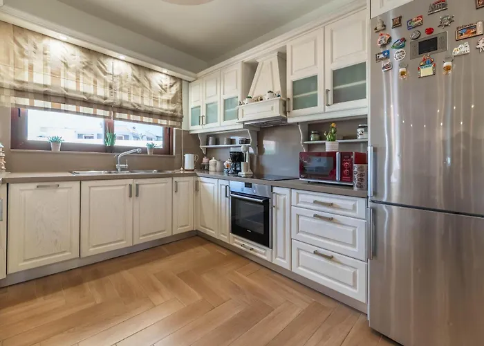 Kira's Lovely Massari فيلة