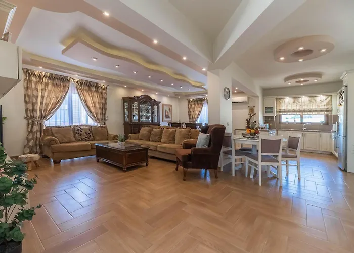 Kira's Lovely Massari شاراكي