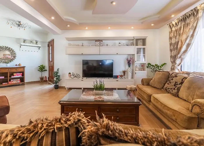 فيلة Kira's Lovely Massari شاراكي